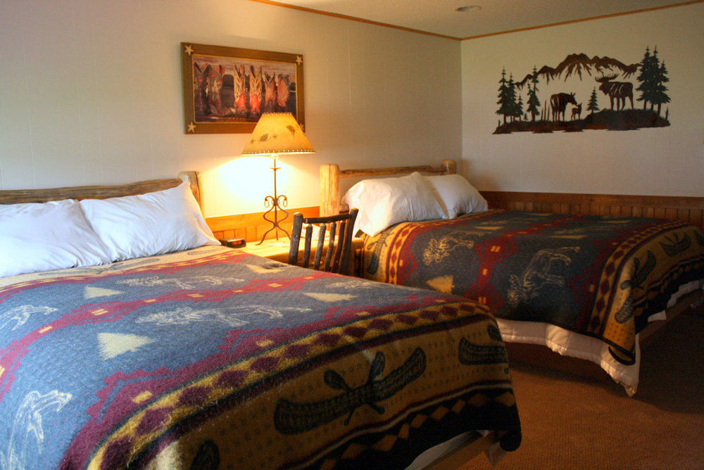 Saratoga Hot Springs Resort Room photo